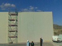 Andamio tipo escalera para montadores de cubierta. En estructura de hormigón